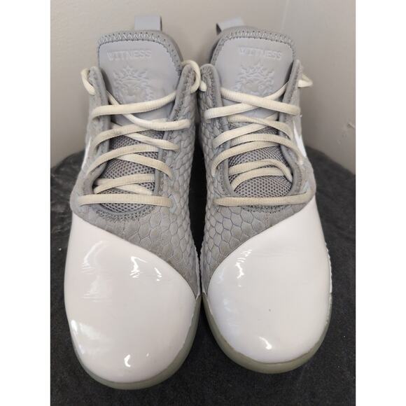 Nike LeBron Witness 3 330 Akron basketball shoes 2018 sz 8.5 - Picture 2 of 10